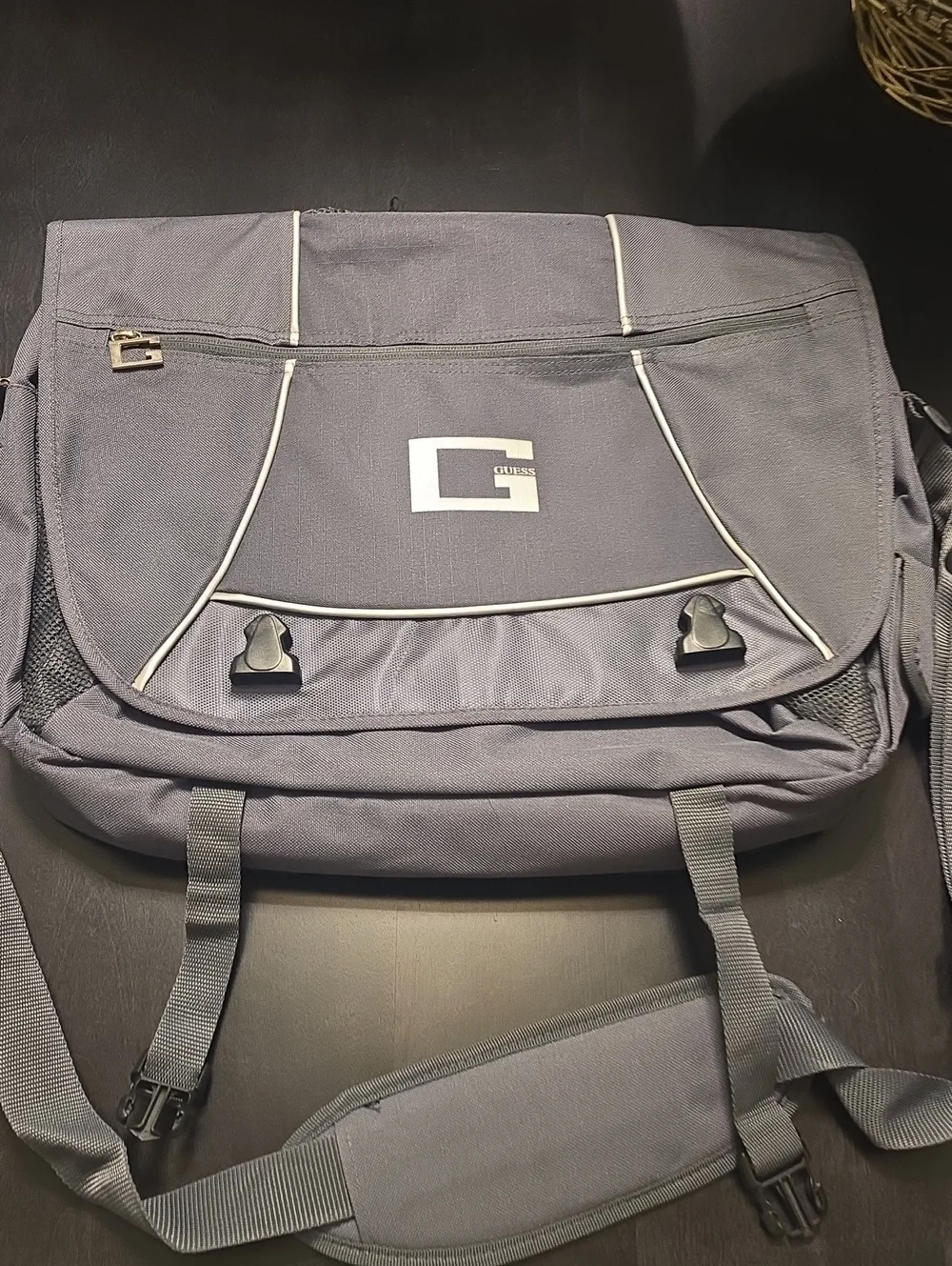 Guess Gray Messenger Bag /laptop Bag